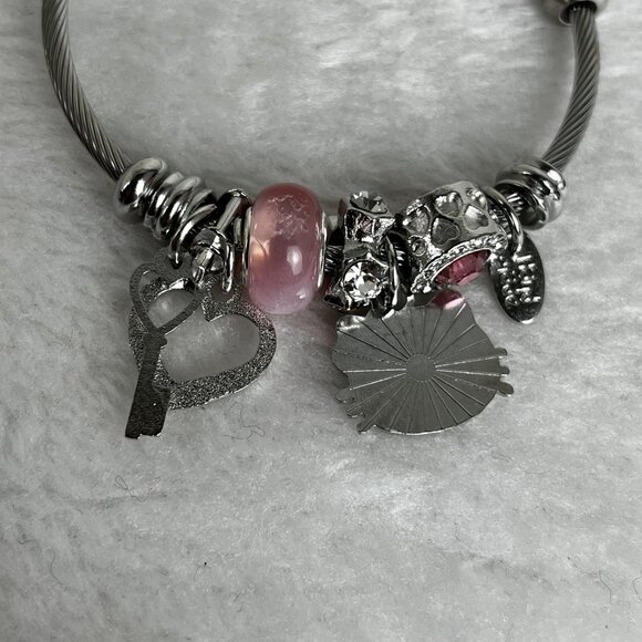 Pink Hello Kitty Bracelet cute - Picture 4 of 4